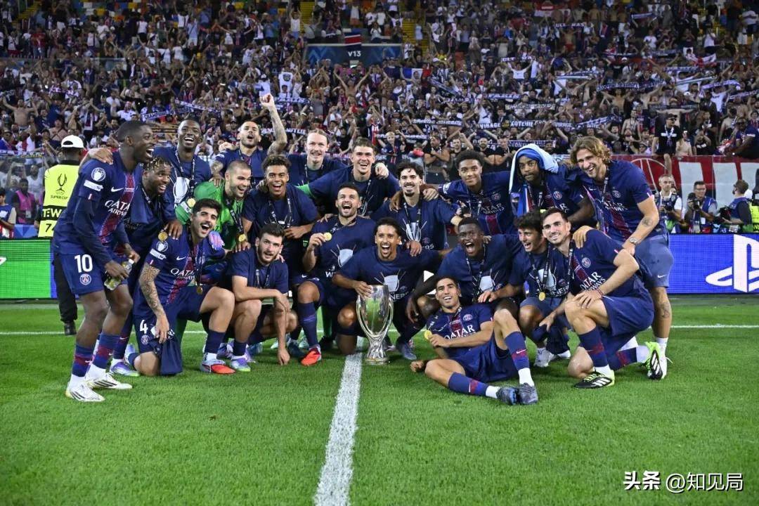 清晨体能课后,纽约尼克斯门线救险备战欧超杯,底气十足,年轻球员得到机会的简单介绍 清晨体能课后,纽约尼克斯门线救险备战欧超杯,底气十足,年轻球员得到机会的简单介绍